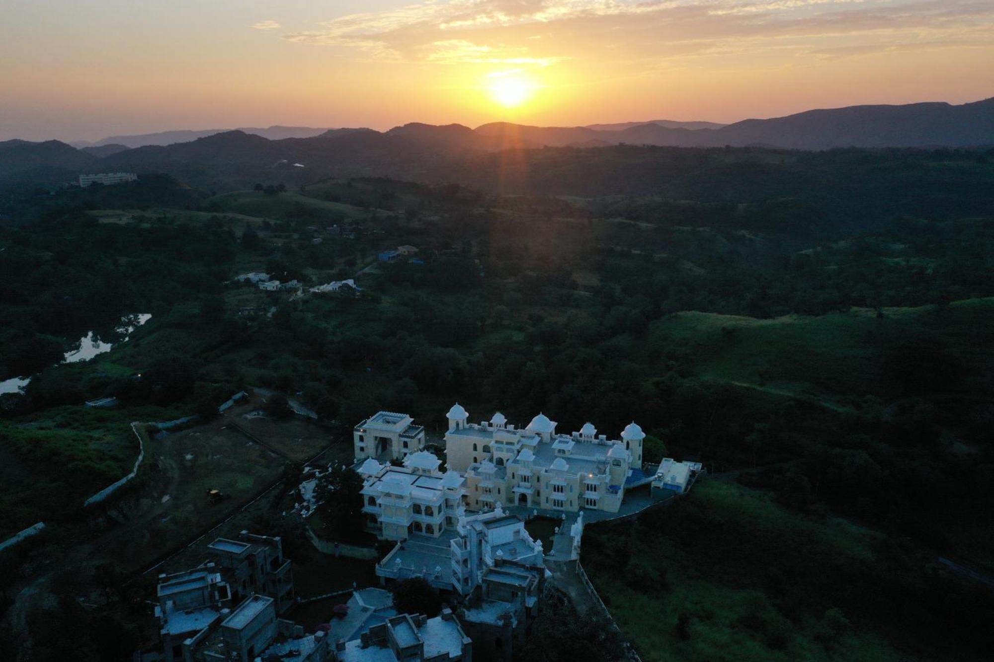 The Everest Hill Resort Kumbhalgarh Exterior foto